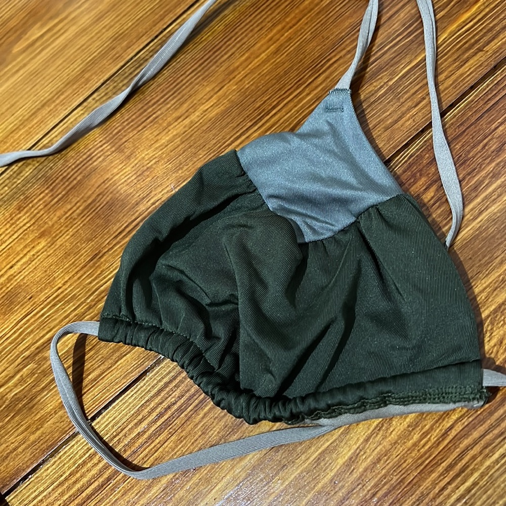 Bikini - Picture 2 of 3